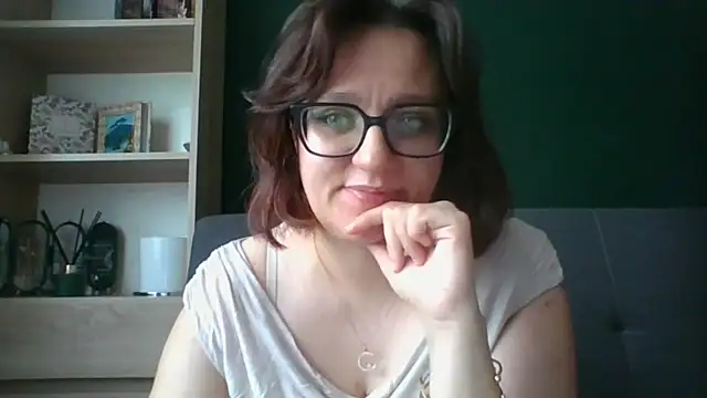 Snapshot of sensual_paris chatting on 07-23-26, 05:27 sensual paris online show from 07-23-26, 05:27