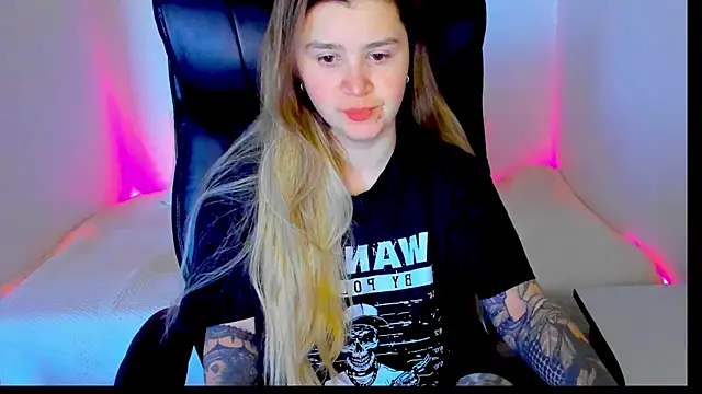 Snapshot of Natali_Secret chatting on 05-03-26, 01:25 Natali Secret online show from 05-03-26, 01:25