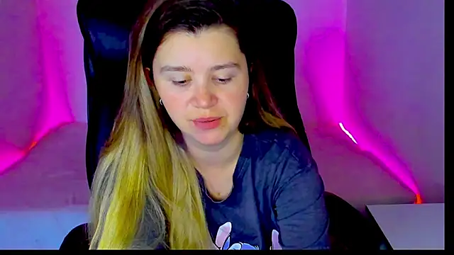 Snapshot of Natali_Secret chatting on 06-12-26, 04:16 Natali Secret online show from 06-12-26, 04:16
