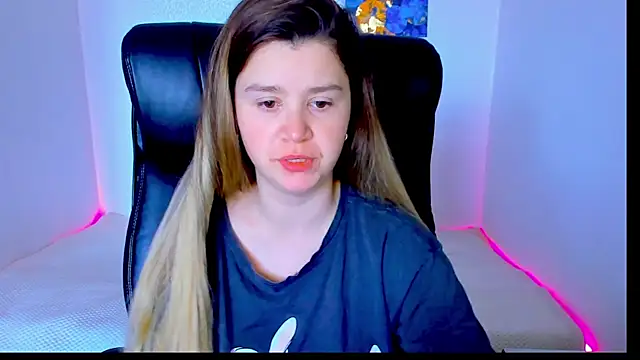 Snapshot of Natali_Secret chatting on 05-13-26, 10:22 Natali Secret online show from 05-13-26, 10:22