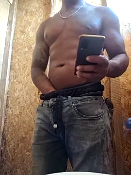 Snapshot of 28Conejo31 chatting on 05-04-26, 03:48 28Conejo31 online show from 05-04-26, 03:48
