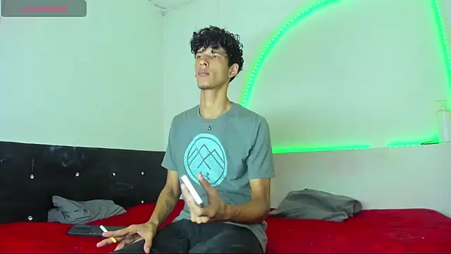 liammendoza98 online show from 05-09-26, 11:57