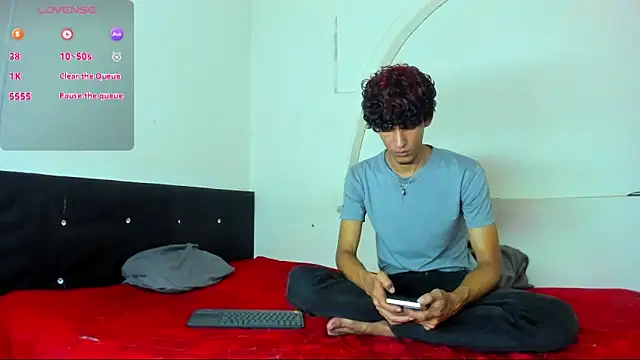 liammendoza98 online show from 05-19-26, 01:51