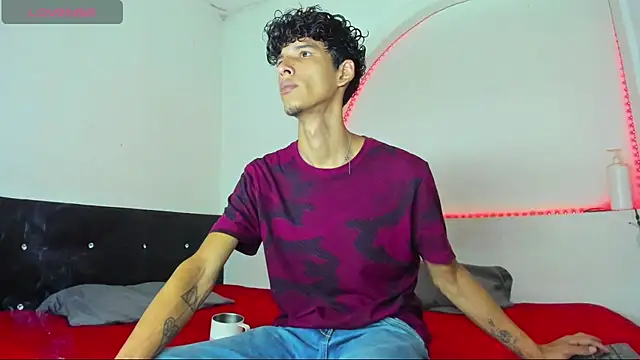 liammendoza98 online show from 05-08-26, 12:09