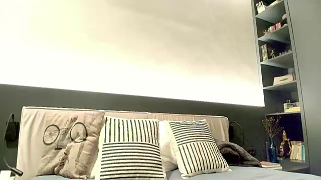Snapshot of Peachy_ chatting on 10-12-25, 07:10 Peachy online show from 10-12-25, 07:10