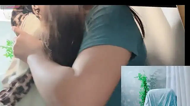 Snapshot of LuMei-Love chatting on 06-19-26, 01:22 LuMei-Love online show from 06-19-26, 01:22
