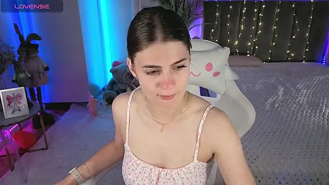 Snapshot of Dayana_Mood chatting on 05-26-26, 06:44 Dayana Mood online show from 05-26-26, 06:44