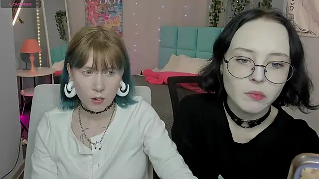 Snapshot of Lilac-Muse chatting on 05-15-26, 11:08 Lilac-Muse online show from 05-15-26, 11:08