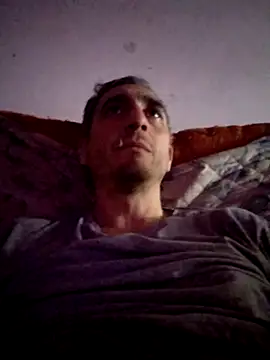 Snapshot of Alejandro83bsf chatting on 05-06-26, 05:39 Alejandro83bsf online show from 05-06-26, 05:39