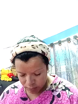 Snapshot of Samantha_Kieran chatting on 05-10-26, 03:58 Samantha Kieran online show from 05-10-26, 03:58