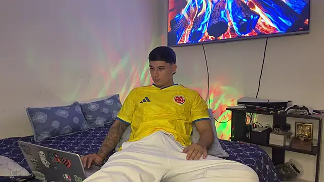 SexxxySquirterStev777 online show from 07-07-26, 01:03