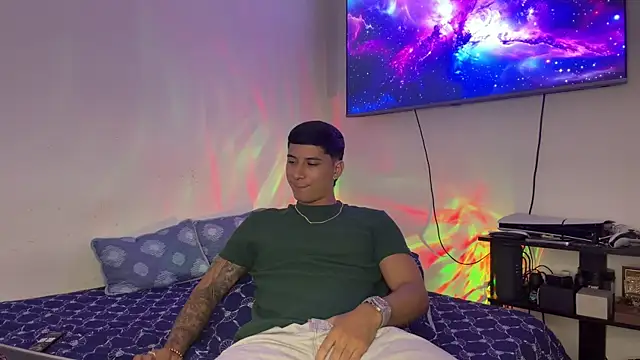SexxxySquirterStev777 online show from 06-26-26, 01:39