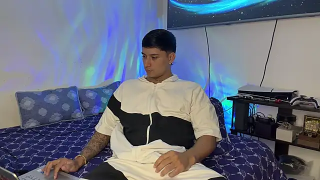 SexxxySquirterStev777 online show from 06-30-26, 01:22