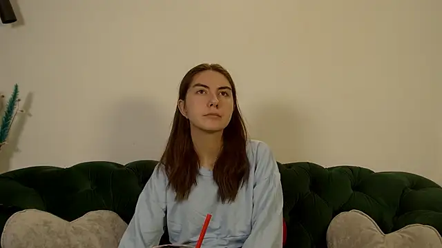 Snapshot of AlisaAlarie chatting on 05-17-26, 06:57 AlisaAlarie online show from 05-17-26, 06:57