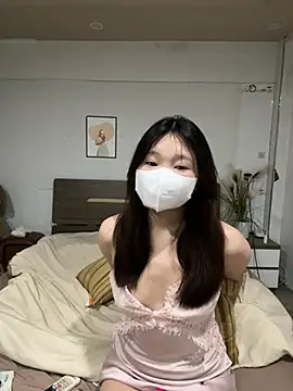 Snapshot of Ni_Tran chatting on 05-17-26, 06:08 Ni Tran online show from 05-17-26, 06:08