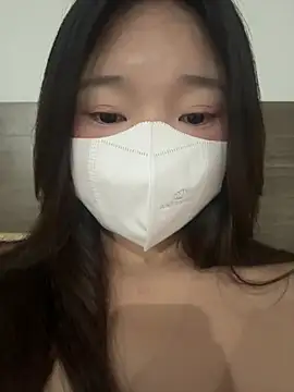 Snapshot of Ni_Tran chatting on 07-16-26, 05:21 Ni Tran online show from 07-16-26, 05:21