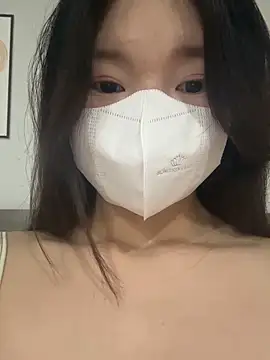 Snapshot of Ni_Tran chatting on 05-04-26, 02:20 Ni Tran online show from 05-04-26, 02:20