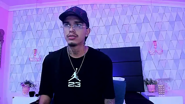 TysonRiggs online show from 06-12-26, 11:52