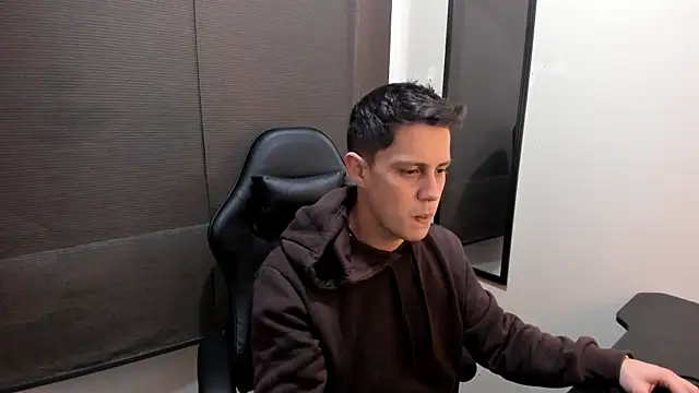 Snapshot of KendricTorres chatting on 06-02-26, 02:50 KendricTorres online show from 06-02-26, 02:50