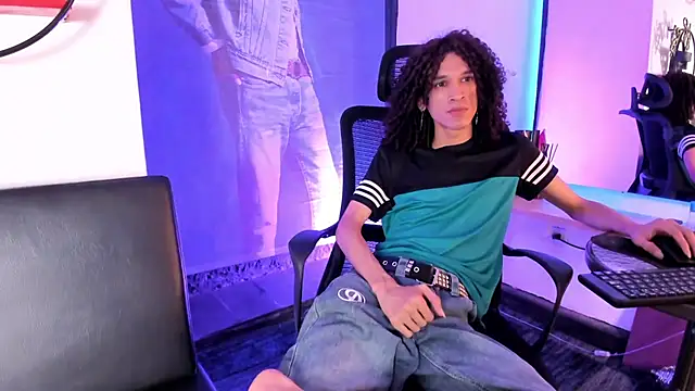 anddy hugecock online show from 07-15-26, 06:48