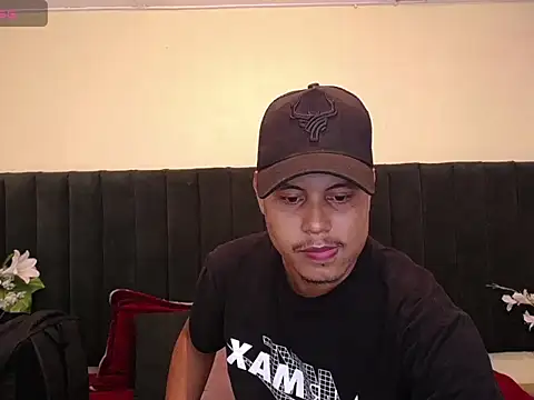 Snapshot of noah_oliver1 chatting on 05-01-26, 05:18 noah oliver1 online show from 05-01-26, 05:18
