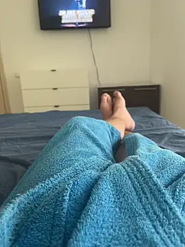 De mo  online show from 04-28-26, 03:27