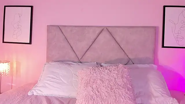 Emiilyh  online show from 06-30-26, 07:47