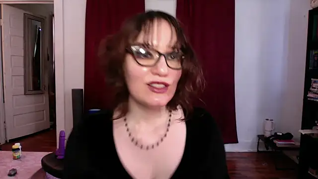 Snapshot of AnnywnBelle chatting on 05-21-26, 08:17 AnnywnBelle online show from 05-21-26, 08:17