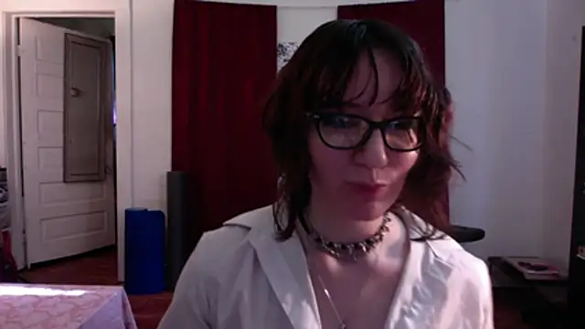Snapshot of AnnywnBelle chatting on 05-10-26, 10:11 AnnywnBelle online show from 05-10-26, 10:11
