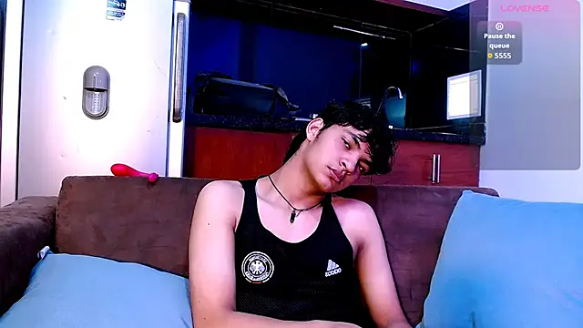 Snapshot of SahirCharm chatting on 05-27-26, 11:28 SahirCharm online show from 05-27-26, 11:28