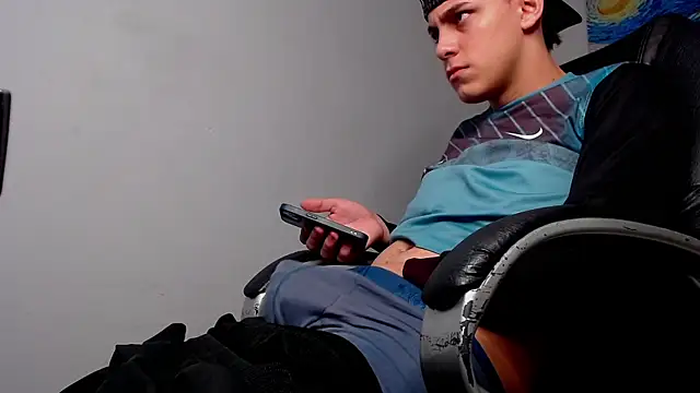 Ethanx18  online show from 05-10-26, 05:55