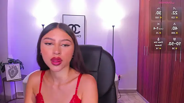Snapshot of Nikky_sweett_ chatting on 05-19-26, 10:28 Nikky sweett online show from 05-19-26, 10:28