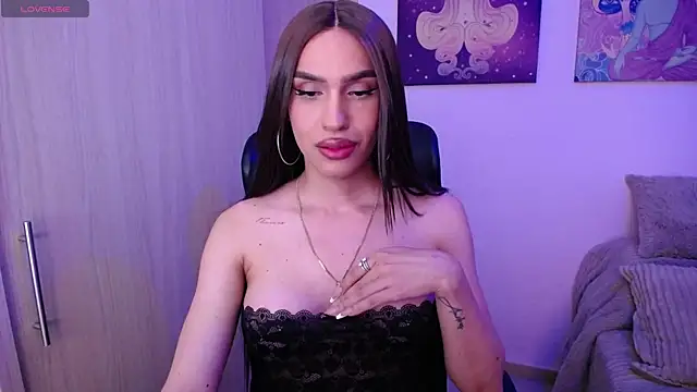 Snapshot of GiaMint chatting on 06-17-26, 03:06 GiaMint online show from 06-17-26, 03:06