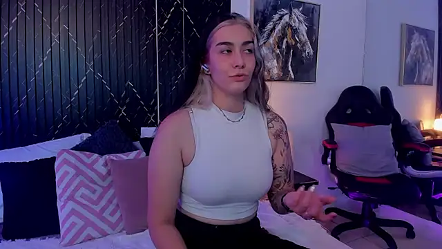 Snapshot of Bonnie_Rider chatting on 05-22-26, 05:16 Bonnie Rider online show from 05-22-26, 05:16