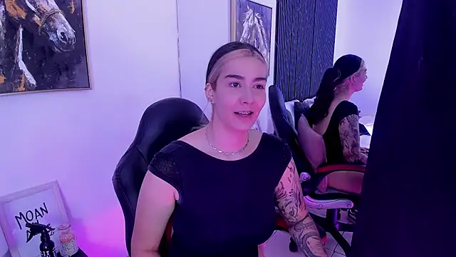 Snapshot of Bonnie_Rider chatting on 06-03-26, 02:33 Bonnie Rider online show from 06-03-26, 02:33