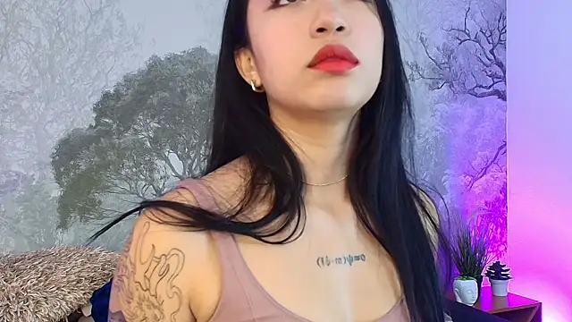 AshleyGross  online show from 05-06-26, 07:51