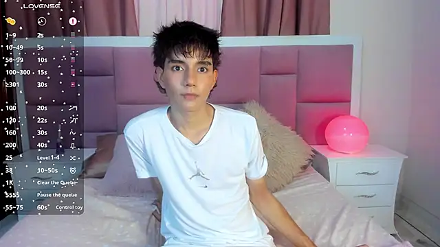 Snapshot of christopher_robin4 chatting on 05-22-26, 07:56 christopher robin4 online show from 05-22-26, 07:56