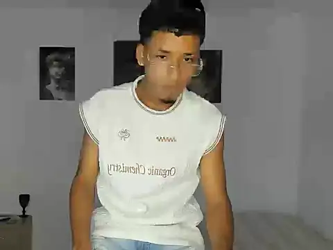 Snapshot of jack_vega1 chatting on 05-04-26, 05:00 jack vega1 online show from 05-04-26, 05:00