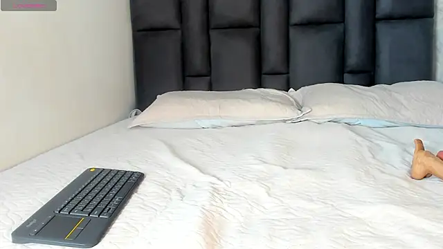 Snapshot of maddy__howard chatting on 07-15-26, 12:45 maddy howard online show from 07-15-26, 12:45