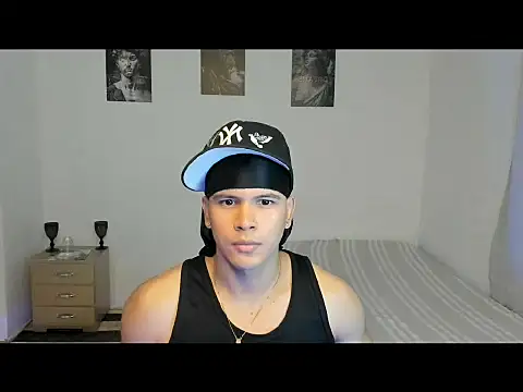 Snapshot of sant_wahlberg chatting on 05-20-26, 10:29 sant wahlberg online show from 05-20-26, 10:29