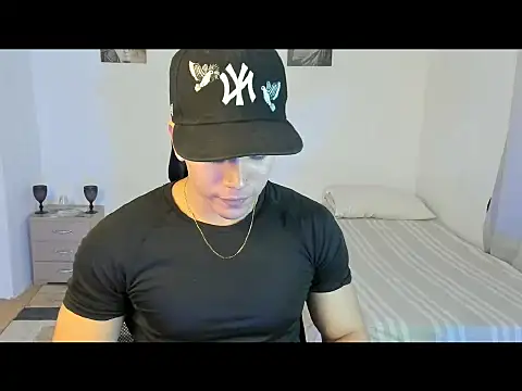 Snapshot of sant_wahlberg chatting on 05-27-26, 12:53 sant wahlberg online show from 05-27-26, 12:53