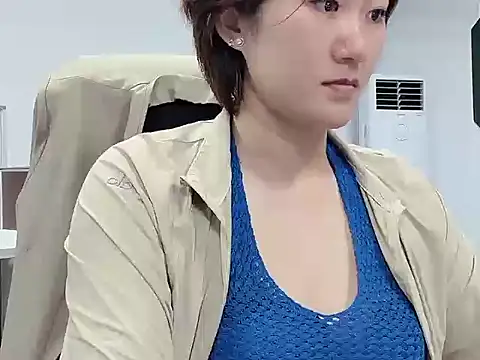 Luna-6613 online show from 05-04-26, 11:24