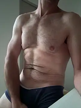 Snapshot of normalmen13 chatting on 05-15-26, 04:10 normalmen13 online show from 05-15-26, 04:10
