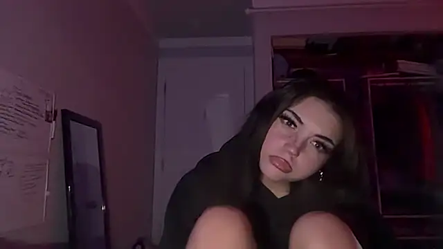 Snapshot of Maddieblairxo chatting on 07-26-26, 08:10 Maddieblairxo online show from 07-26-26, 08:10