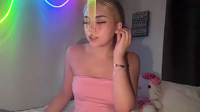 Snapshot of Maddieblairxo chatting on 07-22-26, 03:47 Maddieblairxo online show from 07-22-26, 03:47