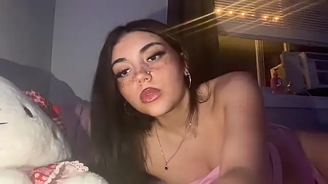 Snapshot of Maddieblairxo chatting on 07-24-26, 08:32 Maddieblairxo online show from 07-24-26, 08:32