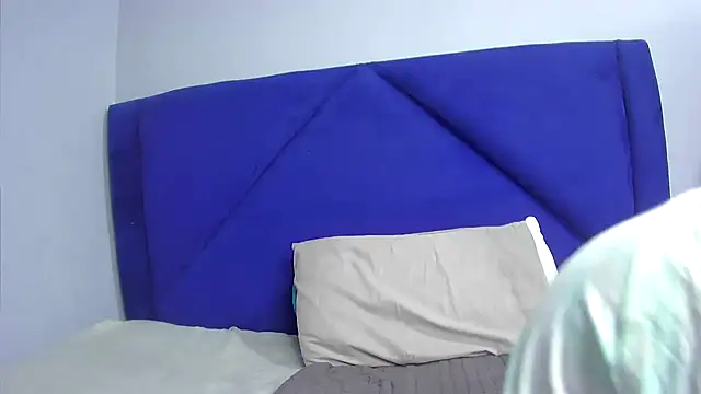 Snapshot of TheSexyBibi chatting on 06-15-26, 06:13 TheSexyBibi online show from 06-15-26, 06:13