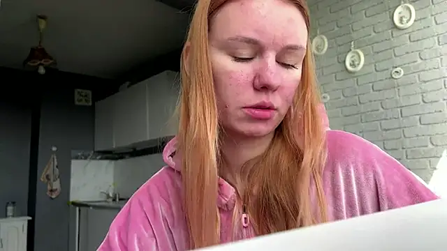 DalilaNeubig online show from 04-29-26, 07:12