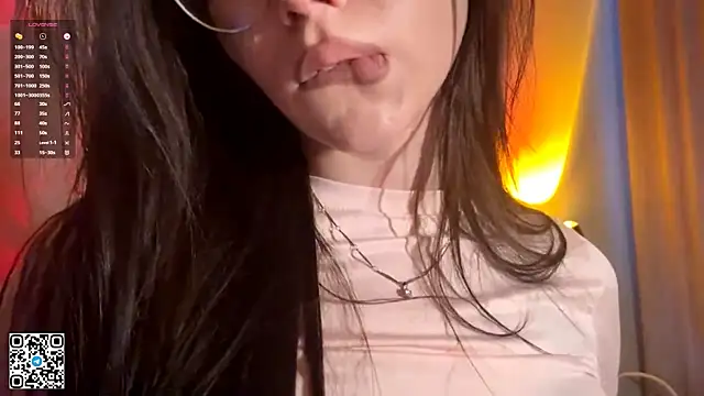 MelanieHale online show from 04-28-26, 04:11