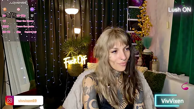 Snapshot of VivVixen chatting on 05-11-26, 02:45 VivVixen online show from 05-11-26, 02:45